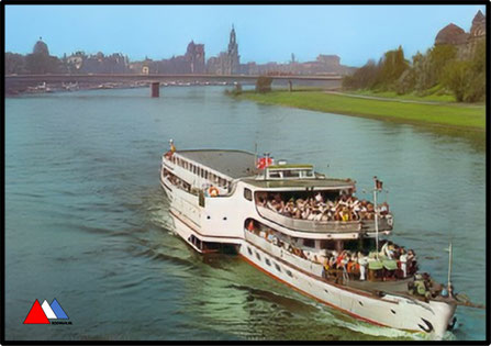Postkaart Seitenradmotorschiff Karl Marx hintergrund Dresden Verlag Bild und Heimat 1984.