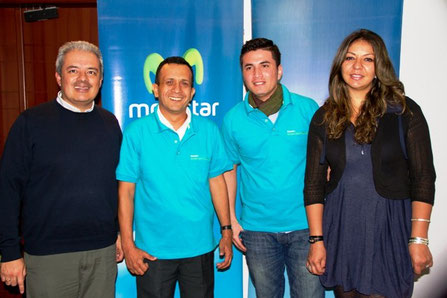 José Luis Madrid, jefe de Redes Sociales Movistar; Levis Loor y Jefferson Sánchez, ganadores del concurso, y Anita Balanzátegui, jefa de Patrocinios de Movistar.