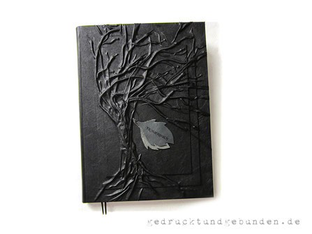 Großes Kondolenzbuch schwarz Hardcover Hochrelief Baum A3 Hochformat Leder-Applikation Blatt beschriftet