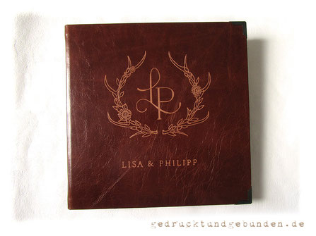 Hochzeitsgästebuch, Hardcover Ledereinband cognacfarben, Handgravur Logo Hochzeitsmonogramm Namen nach Kundenvorlage