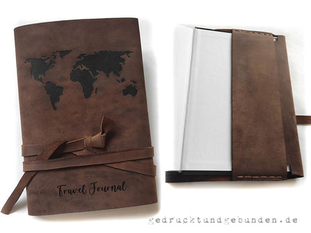 Lederumschlag für A5 Hardcoverbuch Brandmalerei Weltkarte und Schriftzug, Ledereinband und umlaufender Lederbandverschluss Glattleder braun Vintage-Optik