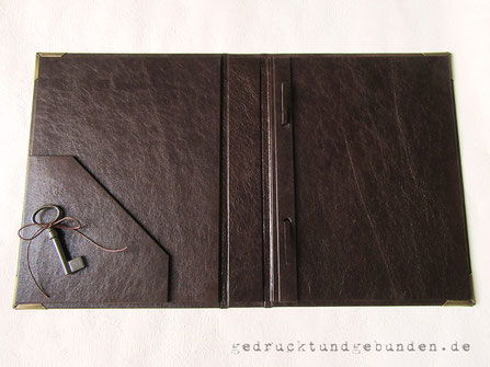 Stammbuch - Innenausstattung Leder + Einstecktasche vorne