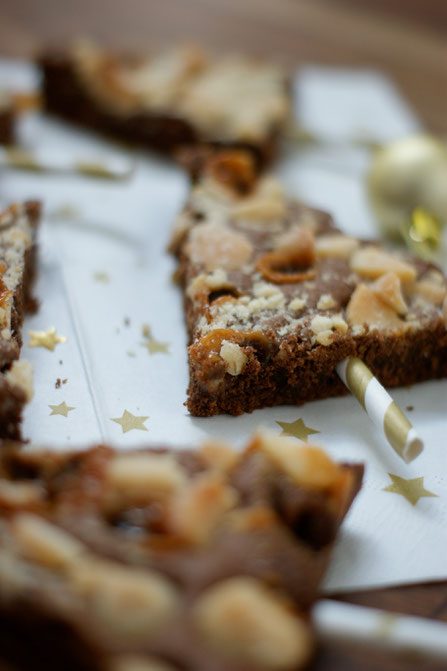 Macadamia-Toffee-Brownie-Tannenbäume