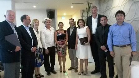 El Embajador de Alemania en Ecuador posa junto a empresarios y políticos de la provincia de Manabí.