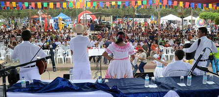 Celebración del Día del Agua en la ciudad de Chone, Ecuador.