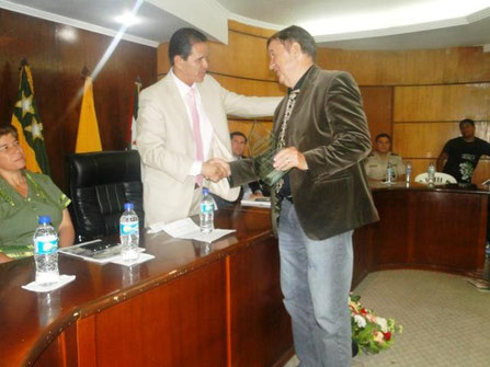 Dusan Draskovich, entrenador de fútbol, recibió premio del Municipio de Pichincha (Manabí, Ecuador) en el aniversario fundacional de esta ciudad, el 16 de octubre de 2012.
