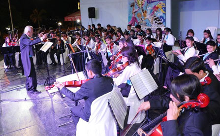 Orquesta Sinfónica Infantojuvenil del Municipio de Manta, Ecuador. Dirige el Maestro Omar Marín.