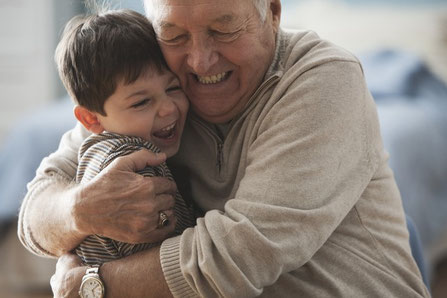 Darlehen und Kredit für Darlehensnehmer ab 55 Jahre - Tel. 0421-83673100 (Foto: Allianz / Adobestock)