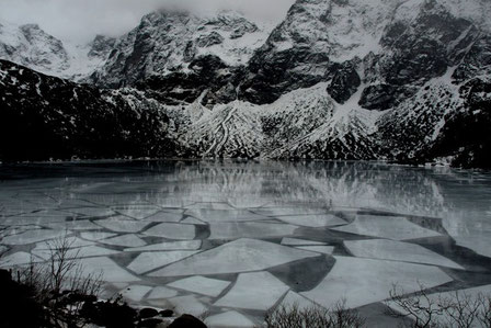 Morskie Oko. Tapeta do pobrania niżej.