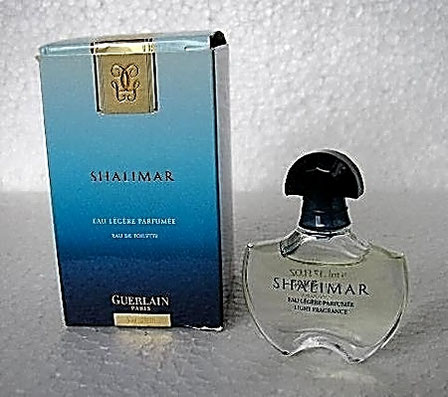SHALIMAR - EAU LEGERE PARFUMEE, EAU DE TOILETTE  5 ML : LA MINIATURE AMPHORE EST MODERNISEE, CELLE-CI EST LA PREMIERE SORTIE