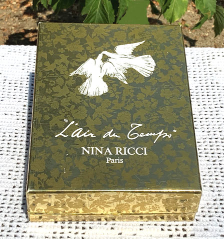RAVISSANT COFFRET L'AIR DU TEMPS CONTENANT 2 VAPORISATEURS NON RECHARGEABLES