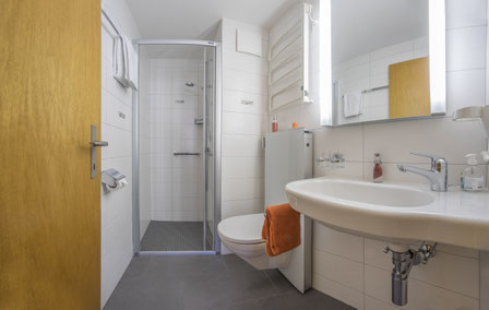Ferienwohnung mit 2 Zimmern / Badezimmer