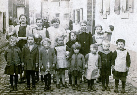 Weingartengasse 1928
