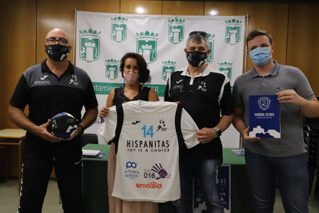 La concejal de Deportes reafirma su apoyo al club  / Foto: Total Handbol