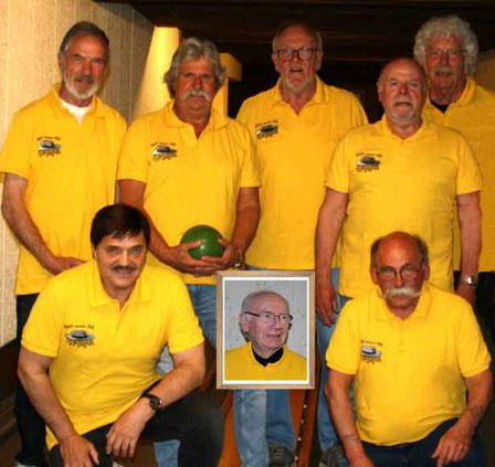 Stehend von links: Wilfried, Mario, Manfred, Dietmar, Jochen,    Vorne von links: Wolfgang, Horst, Kurt