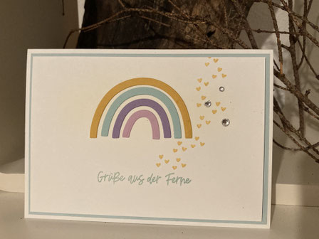 Produktpaket "Farbenfrohe Freude" - bestehend aus Stempelset und Framelits. 54,00 Euro