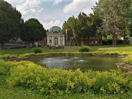 Mertener Schloss mit Schlosspark. (c) Annelore Menge-Küster