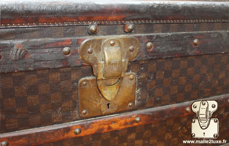 Serrure Louis Vuitton ancienne abimée