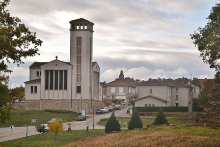 Visite guidée nouveau bourg oradour sur glane