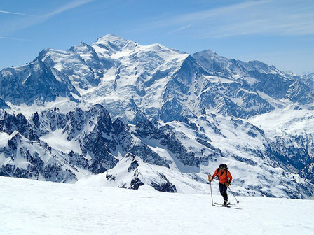 Mont Buet, face au Mont-Blanc - C.Ducroz     