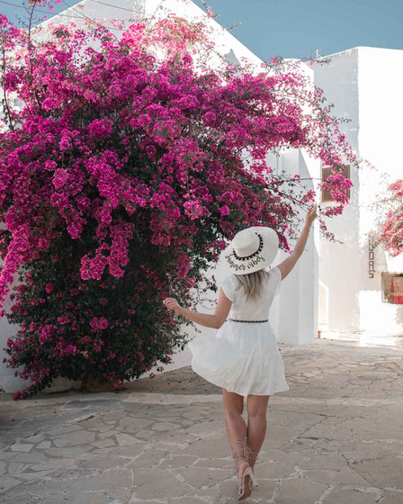 Zu sehen ist eine mögliche Fotoidee für Santorini Vibes.