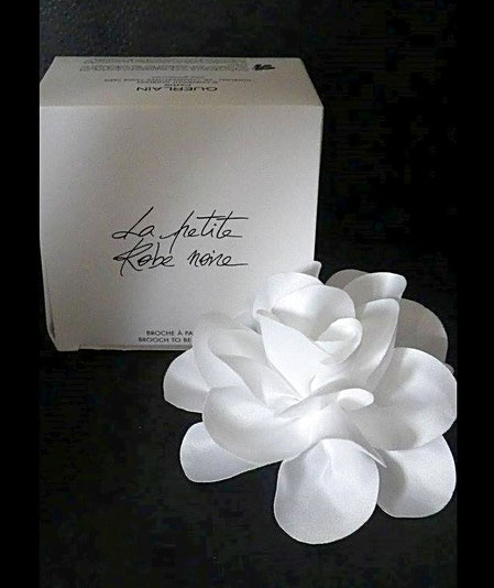 FLEUR-BROCHE LA PETITE ROBE NOIRE