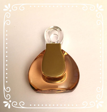 VAN CLEEF & ARPELS - PENDENTIF FIRST, DIFFERENT DU PRECEDENT