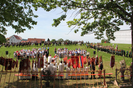 Festgottesdienst unter freiem Himmel