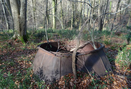 Mémoire de la forêt du Bager avec restauration d'un ancien four à charbon de bois par l'association environnementale ACCOB