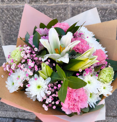 Ramo mediano de flores variadas desde 35€