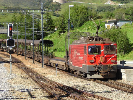 Autoverlad an der Furka.
