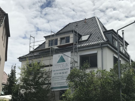 Haus mit Gerüst MADEJA e.K. Malerarbeiten Außenanstrich