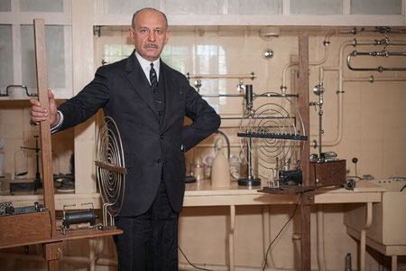 Lakhovsky Multiwellen Oszillator Geräte und Behandlungszentrum