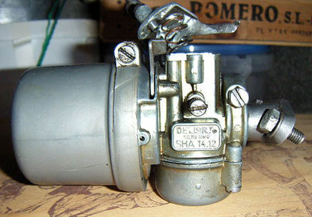 Carburador Dell´Orto SHA 14-12 limpio con tapa cilíndrica en gris