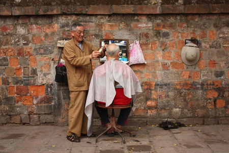 Mein #1 Shot in Vietnam - Straßenfriseur in Hanoi