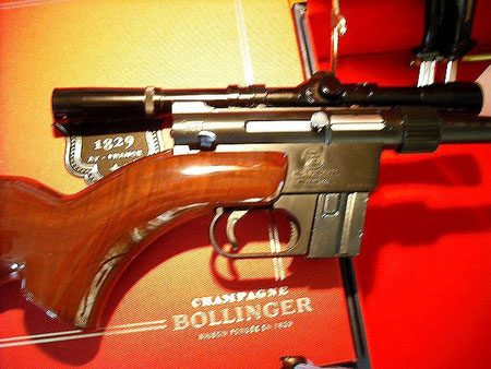 007 ジェームズ・ボンドの銃 - ジェームズ・ボンドの部屋／007の