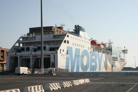 ... im Hafen von Livorno