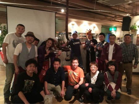 横浜ビールさんと横浜で飲食店経営をされている方々との記念写真！