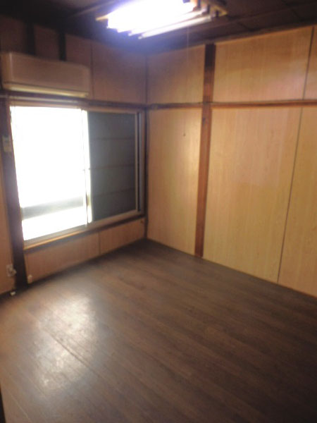 リノベ前 床も天井も壊しまくり