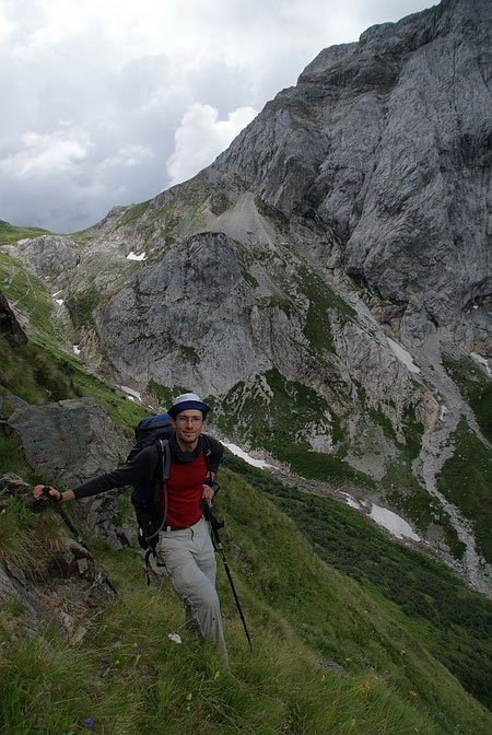 Aufstieg am kleinen steilen Weglein Richtung Viehloch