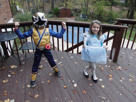 Power Ranger Alex und Ana als Prinzessin Cinderella