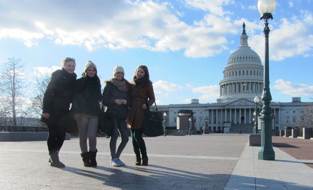 Ich, Jenny, Laureen, Julia vor dem Capitol
