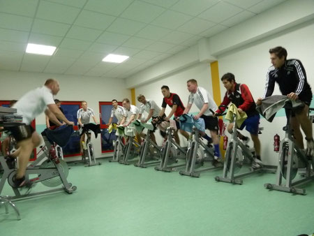 Spinning im Day & Night Sport in Marburg mit Fitness- Coach Dirk Debelius