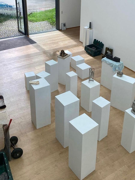 Sockel in verschiedenen Größen mieten für Events, messen und Ausstellungen