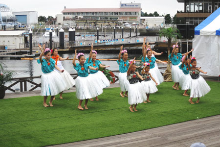 親子フラクラスメンバーも一緒に　Hale'iwa Hula
