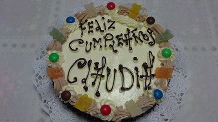 3-4-11,Estos dos pasteles son un encargo para dos hermanitas que cumplen años con ocho dias de diferencia.