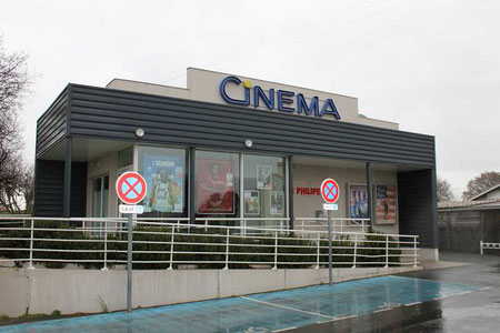 Le Gérard-Philipe, historiquement le quatrième cinéma de Gujan-Mestras, a été rénové en 2018. Photo M.M.