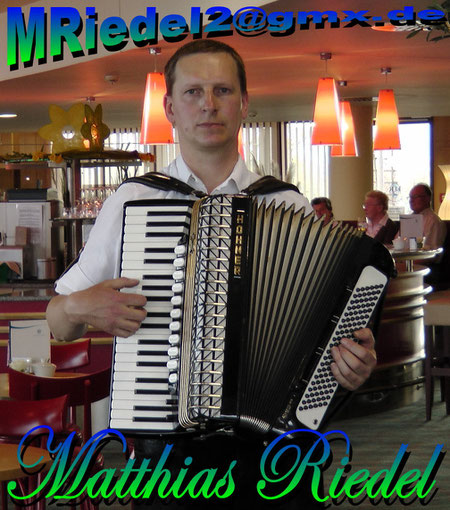 Hier können Sie Matthias Riedel Musikant aus Oberfranken buchen.