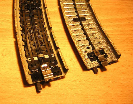 Vergleich Modellgleis 3900 und M-Gleis 5100, Bettungsunterseite.
