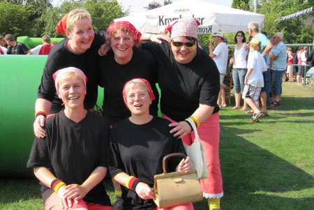 Eine der über 20 Gruppen, die Turnier-Omis 2010
